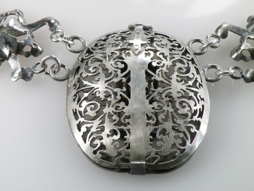 Baroque necklace by Rhouen Rhu